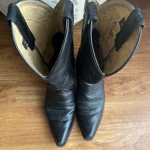 Black cowgirl/western boots, size 6